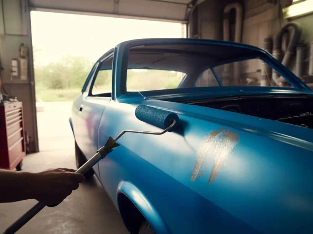 Lakierowanie samochodu w garażu: poradnik krok po kroku. Czy warto?