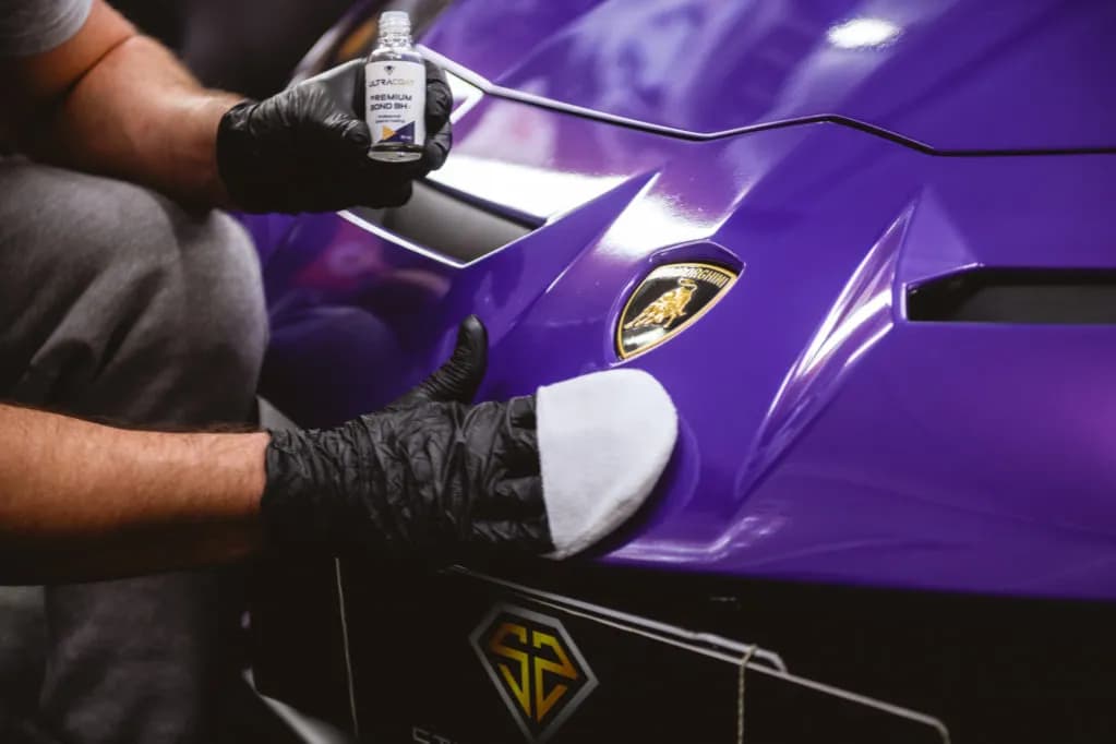 Co daje ceramika na aucie? Ochrona, wygląd i łatwa pielęgnacja